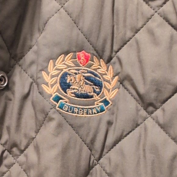 Burberry Diamond Quilted Hooded Coat - Picture 4 of 8